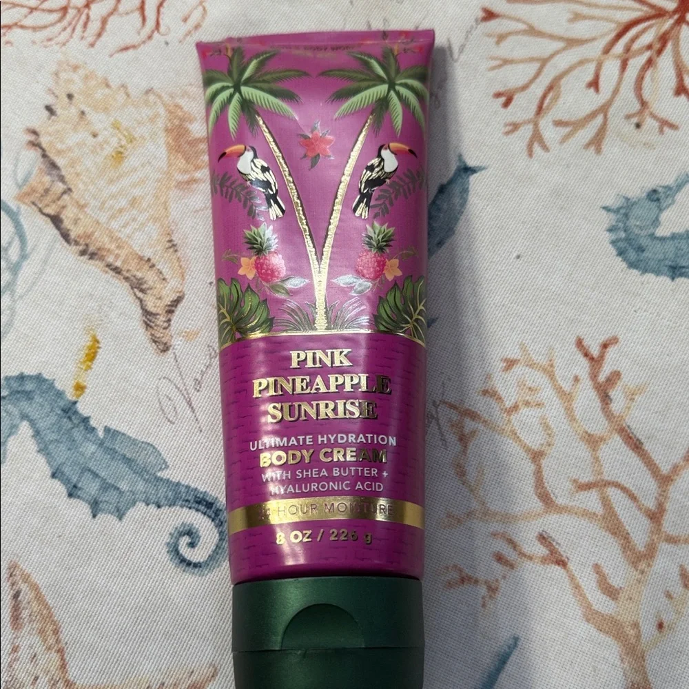 Bath & Body Works Pink Pineapple Sunrise Set